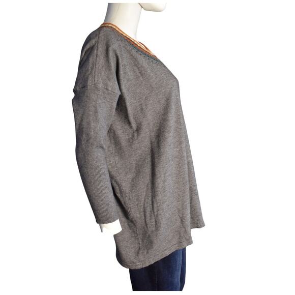 THML Gray Crochet Neckline Soft 3/4 Sleeve Lightweight Sweater Size L - Picture 4 of 8